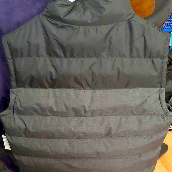 Canada Weathergear Men’s Down Vests - Picture 4 of 8